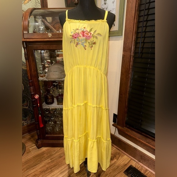 Gus FEATHERs YELLOW MAXI RUFFLE DRESS WITH ROSE SZ 2X - Picture 1 of 11